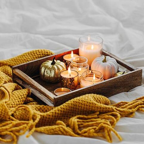 Déco: des bougies suisses et naturelles pour un automne cosy