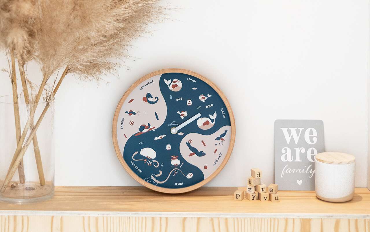 Kids world: wooden wall day clocks for the little ones